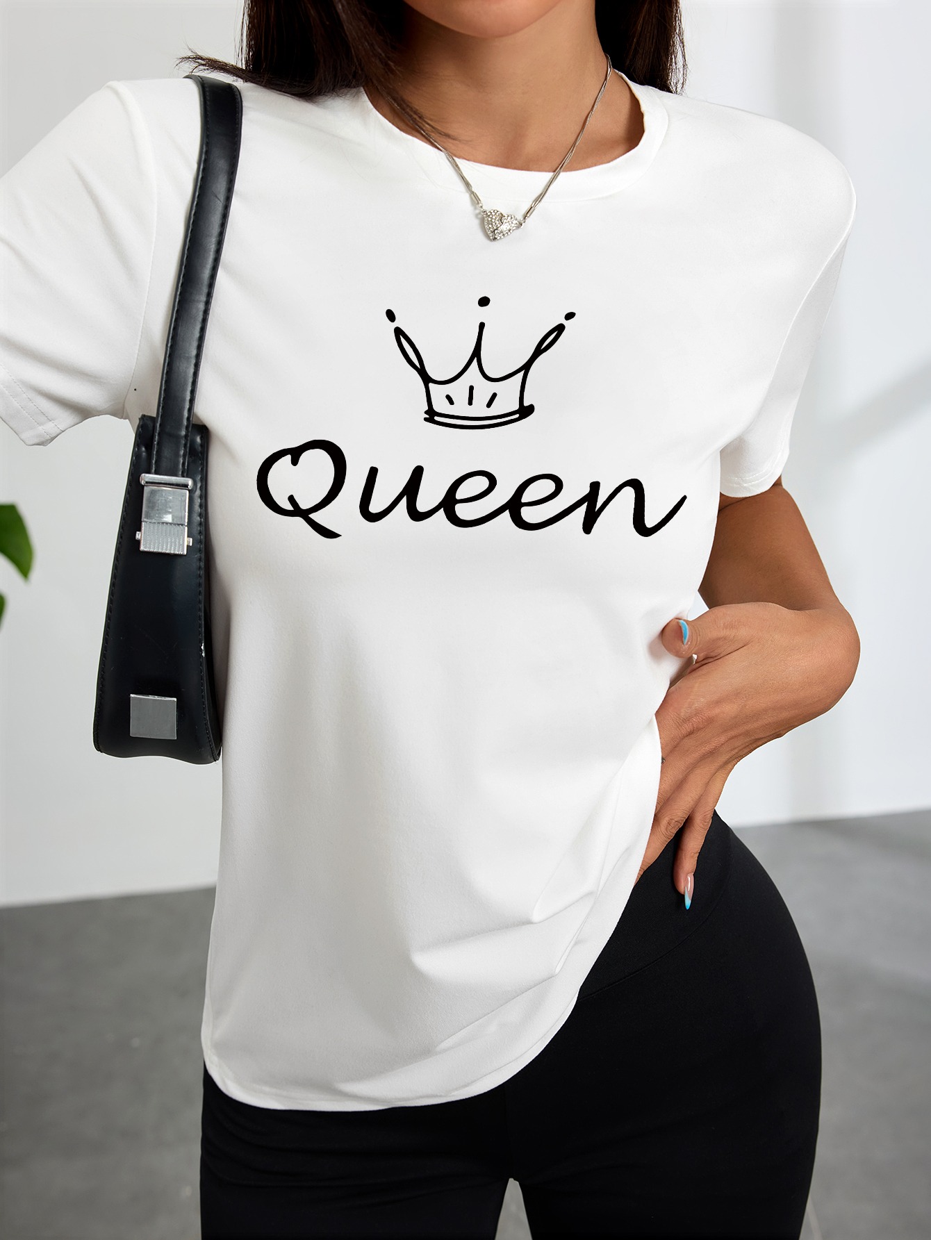 เสื้อยืดสีขาวสำหรับผู้หญิง ลาย - Queen Street Fashion บทวิจารณ์และราคา